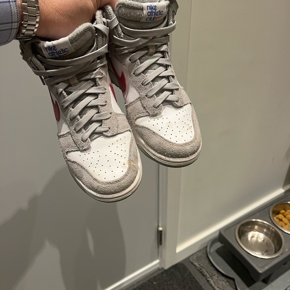 Nike Dunks grey/white with red swoosh - Picture 2 of 3